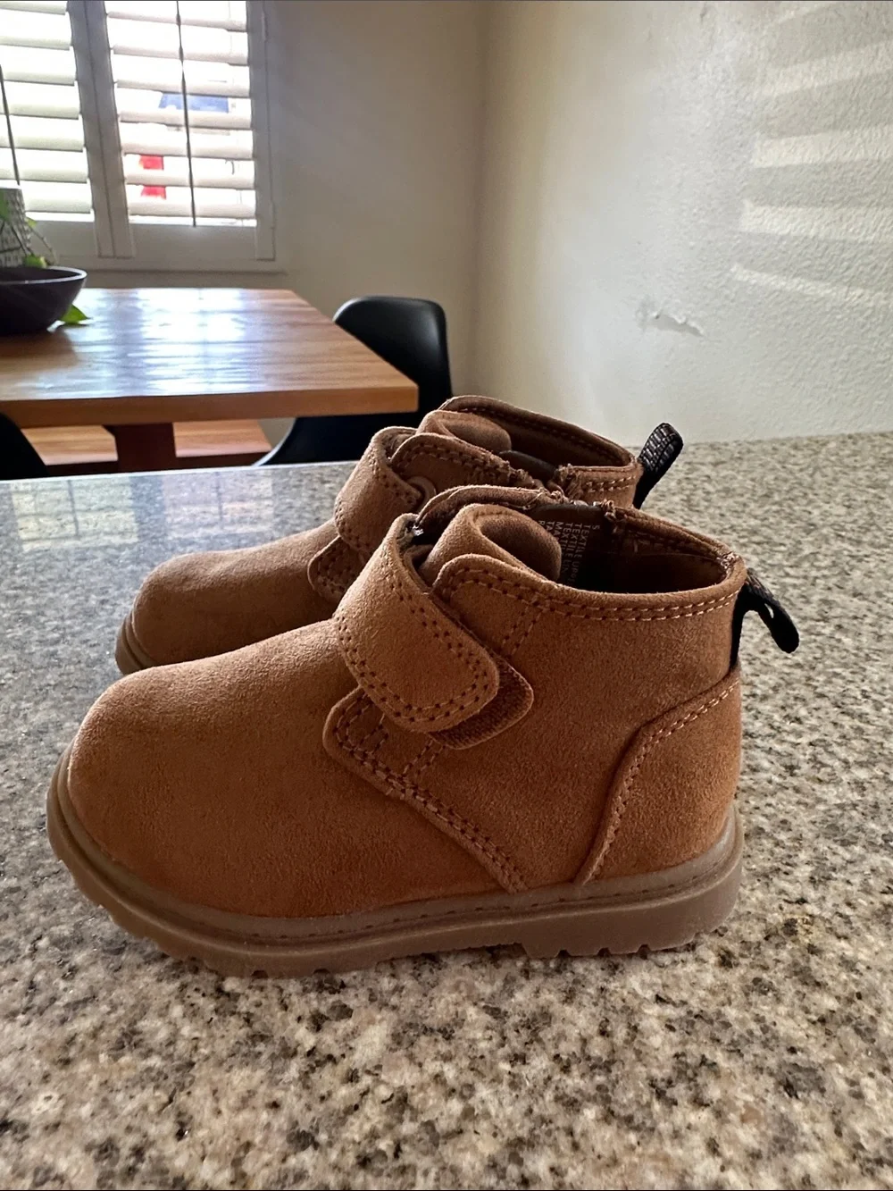 Cat & Jack Brown Suede Toddlers Ankle Boots with Hook-and-Loop Strap Size 5